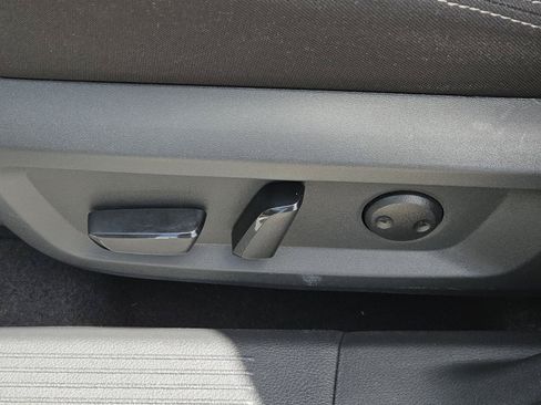 Used 2025 Nissan Rogue SV AWD/4WD image 28