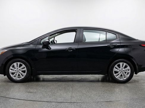 Used 2025 Nissan Versa SV image 5