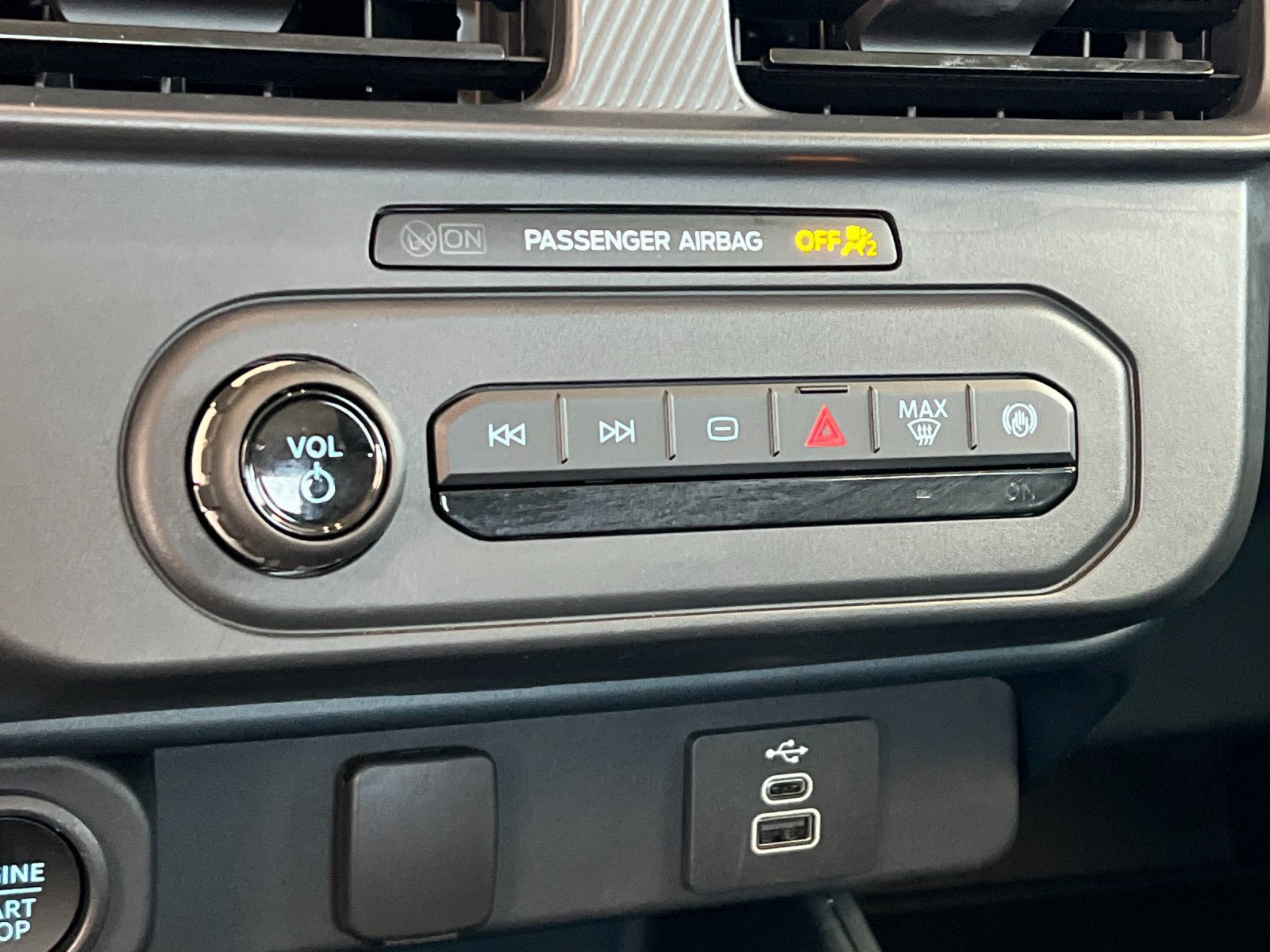 Used 2025 Ford Maverick Lobo AWD/4WD image 21