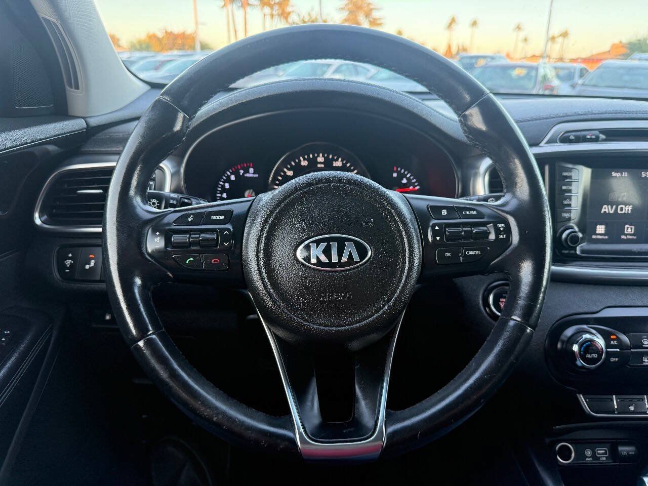 Used 2018 Kia Sorento EX FWD image 19