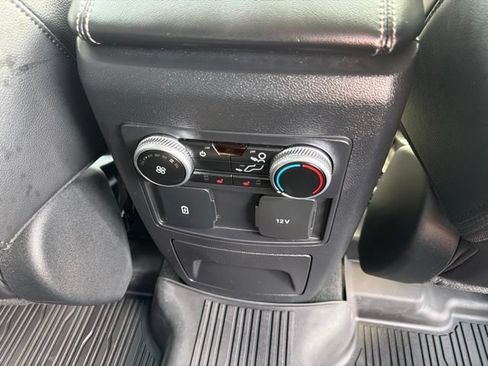 Used 2023 Ford Explorer Limited AWD/4WD image 40