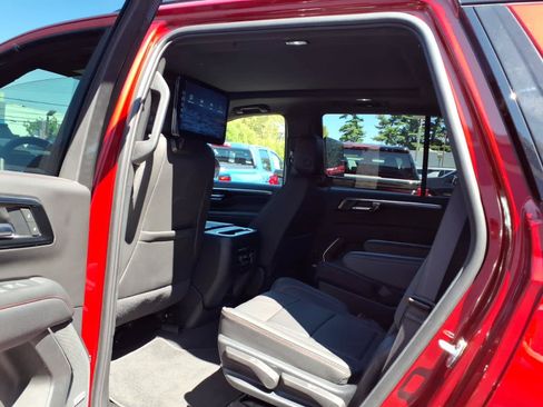 Used 2025 Chevrolet Tahoe RST w/ Comfort Package AWD/4WD image 17