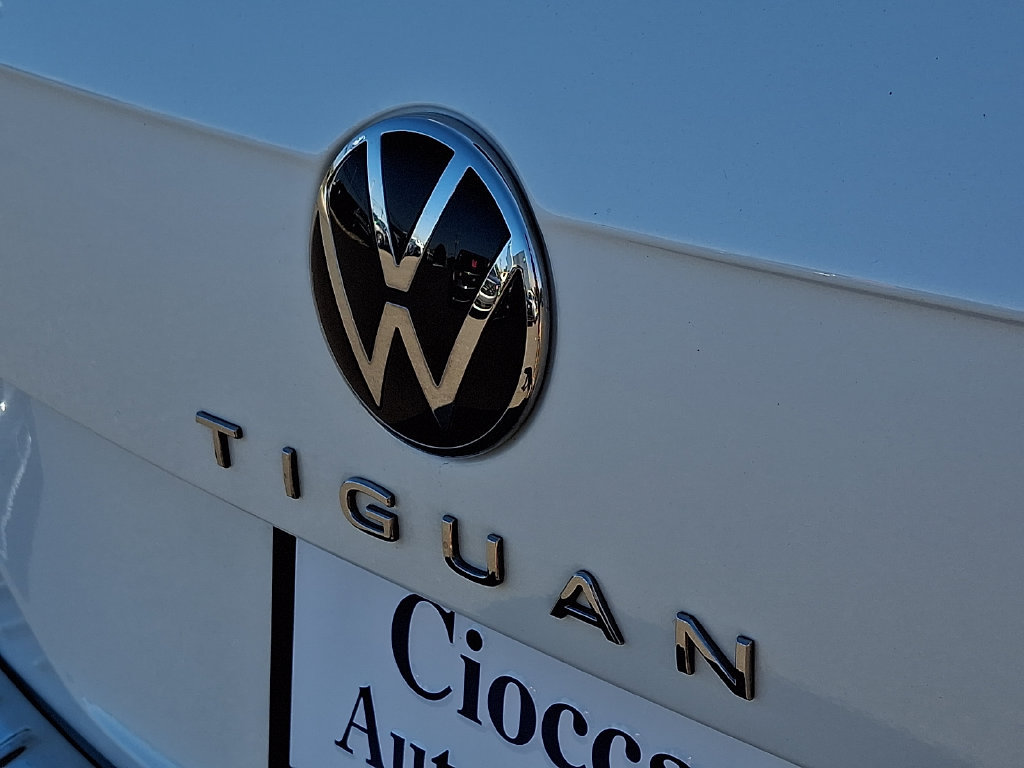 Used 2023 Volkswagen Tiguan SE w/ Panoramic Sunroof Package AWD/4WD image 31