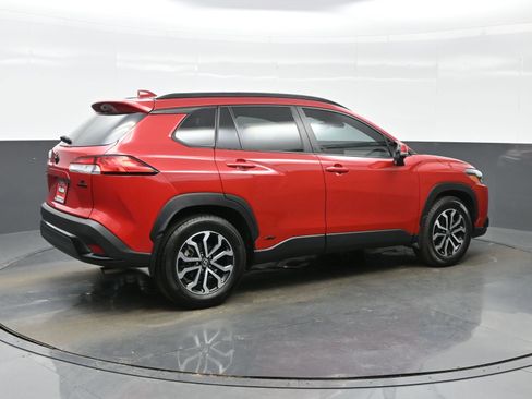 Used 2024 Toyota Corolla Cross SE image 6