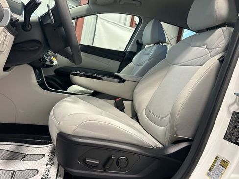 Used 2025 Hyundai Tucson Blue image 11