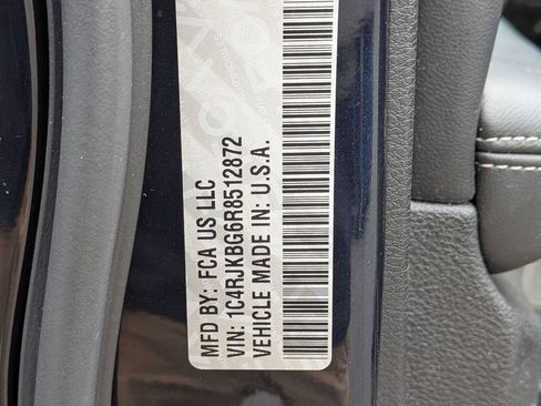 Used 2024 Jeep Grand Cherokee L Limited image 33