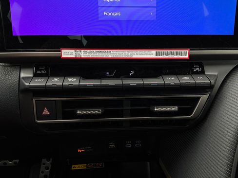 New 2026 Toyota Camry Hybrid FWD image 25