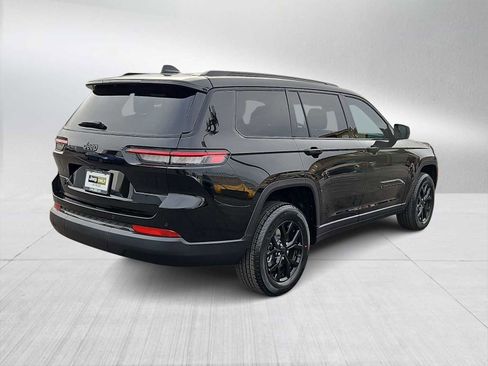 New 2025 Jeep Grand Cherokee L Laredo image 8