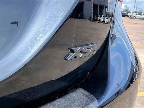 Used 2022 Toyota Camry XSE image 10