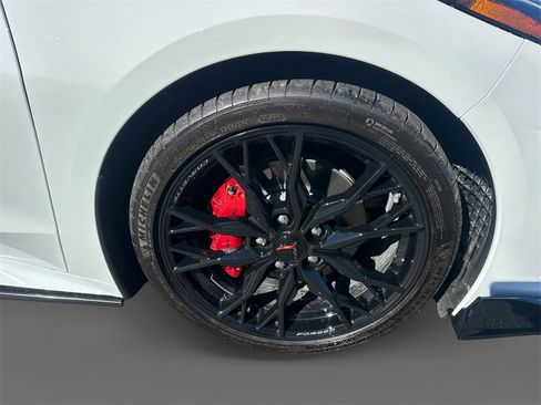 Used 2025 Chevrolet Corvette Stingray Coupe image 16
