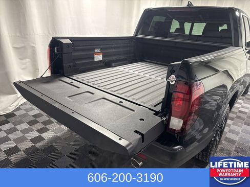 New 2026 Honda Ridgeline Black Edition image 8