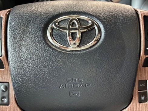 Used 2019 Toyota Tacoma Limited image 16
