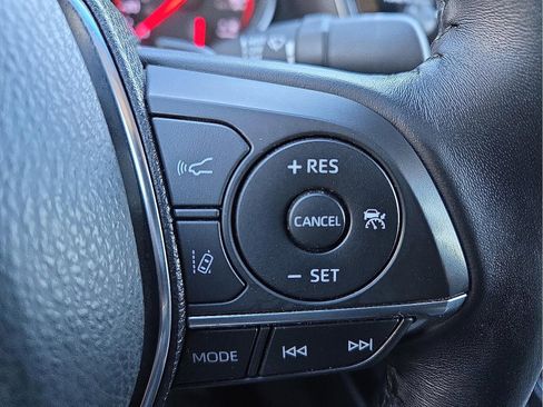 Used 2018 Toyota Camry XSE image 18