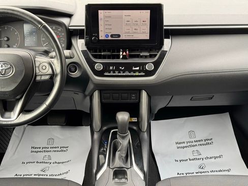 Used 2023 Toyota Corolla Cross LE image 20