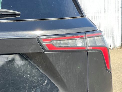 Used 2025 Chevrolet Equinox LT AWD/4WD image 21