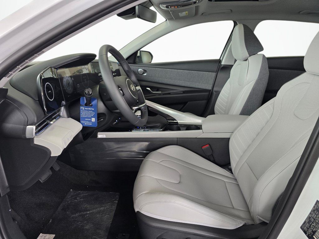 New 2026 Hyundai Elantra Limited FWD image 16