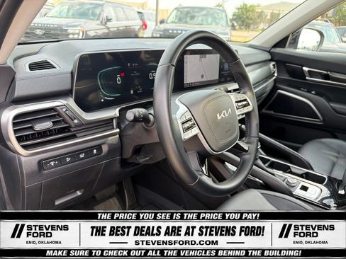 Used 2025 Kia Telluride S FWD image 21