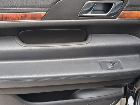 Used 2019 Lincoln MKT AWD image 36