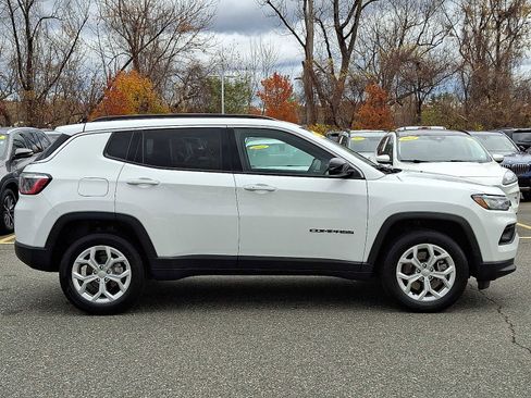 Certified 2024 Jeep Compass Latitude image 7