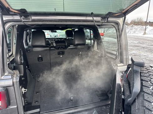 Used 2021 Jeep Wrangler Unlimited Sahara image 11