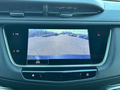 Certified 2022 Cadillac XT5 Premium Luxury image 12