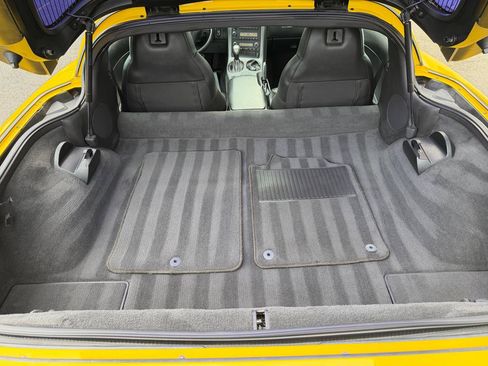 Used 2006 Chevrolet Corvette Coupe w/ Preferred Equipment Group RWD image 13