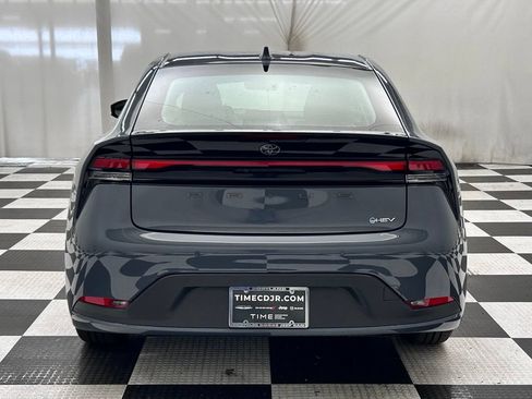 Used 2024 Toyota Prius LE FWD image 6