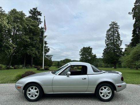 Used 1990 MAZDA MX-5 Miata RWD image 6