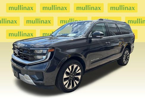 Used 2025 Ford Expedition Max Platinum w/ Driver's Package AWD/4WD image 6
