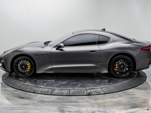 Used 2024 Maserati GranTurismo Trofeo AWD/4WD image 9