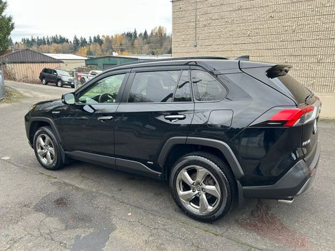 Used 2020 Toyota RAV4 Limited image 7