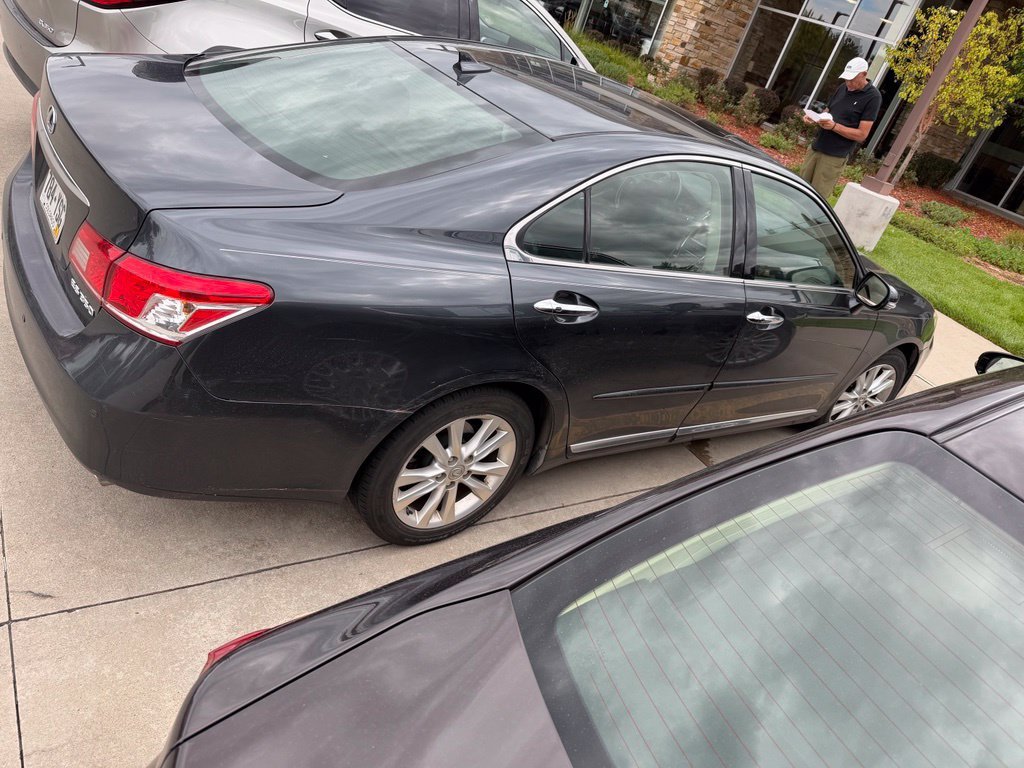 Used 2011 Lexus ES 350 FWD image 2