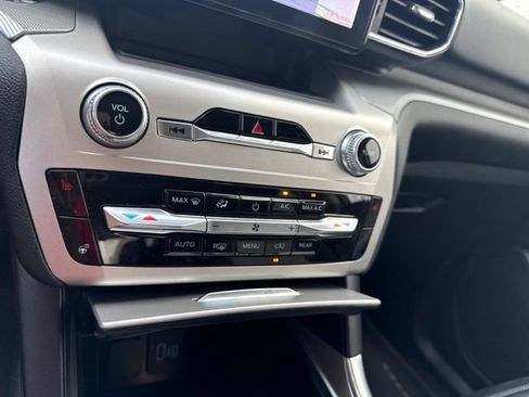 Used 2022 Ford Explorer XLT w/ Equipment Group 202A RWD image 40