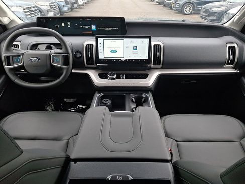New 2026 Ford Expedition Active AWD/4WD image 8