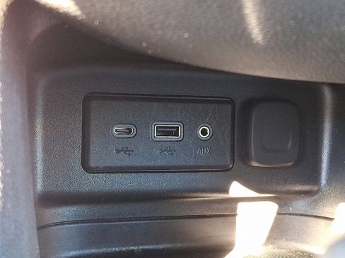 Used 2022 Chevrolet Equinox LT image 23