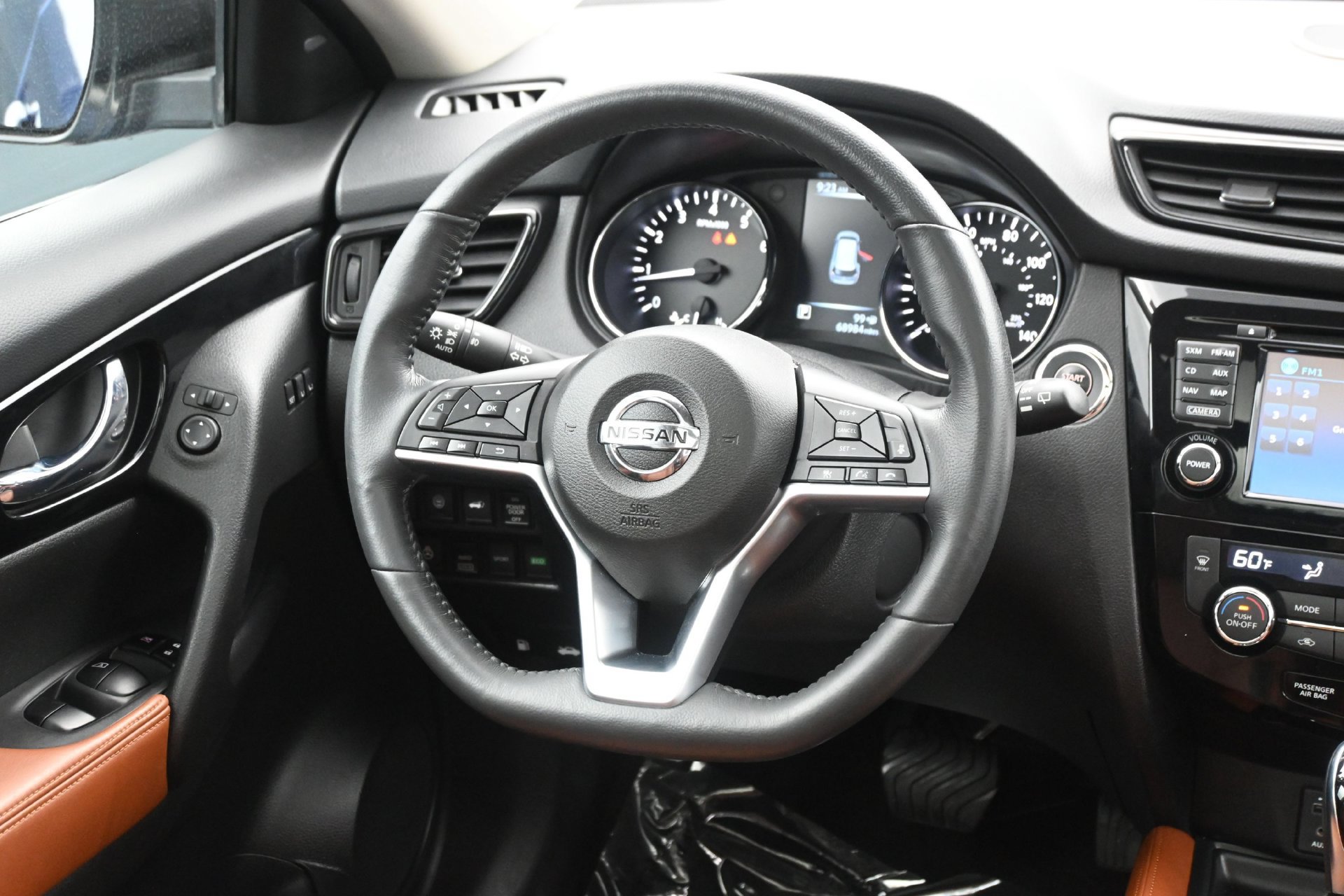 Used 2017 Nissan Rogue SL w/ SL Premium Package AWD/4WD image 16