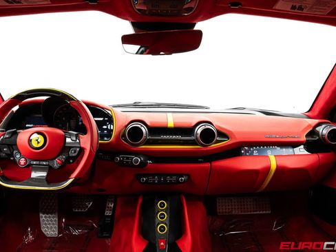 Used 2020 Ferrari 812 Superfast RWD image 32