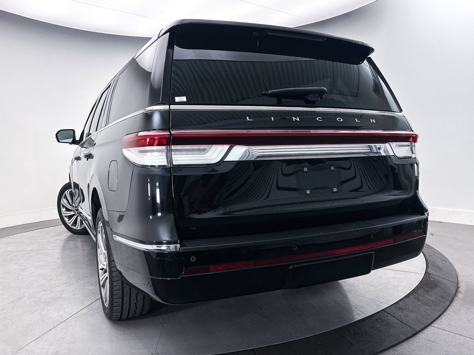 Used 2022 Lincoln Navigator L Reserve AWD/4WD image 11