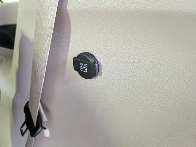 Used 2023 Chrysler Pacifica Touring-L FWD image 9