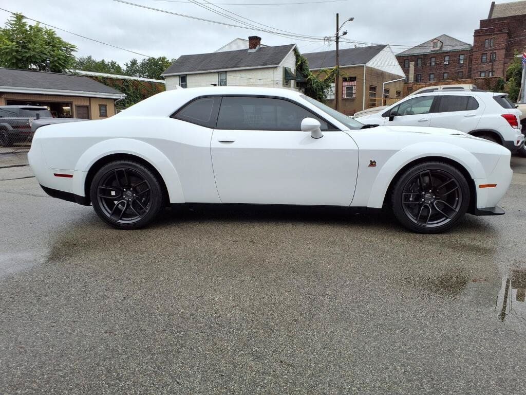 Used 2019 Dodge Challenger R/T Scat Pack RWD image 4