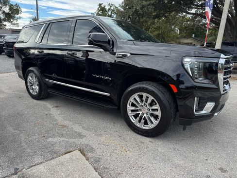 Used 2021 GMC Yukon SLT w/ SLT Premium Package image 3