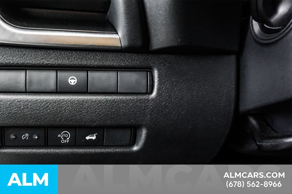 Used 2024 Nissan Rogue SV FWD image 32