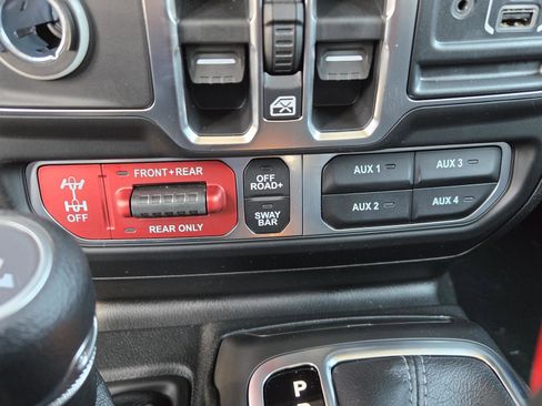 Used 2026 Jeep Wrangler Unlimited Rubicon image 16