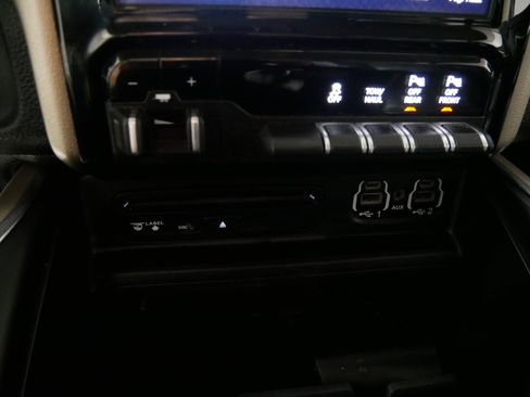 Used 2019 RAM 1500 Laramie image 29