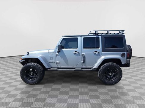 Used 2013 Jeep Wrangler Unlimited Sahara w/ Connectivity Group AWD/4WD image 5