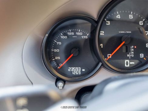 Used 2014 Porsche Cayman image 25