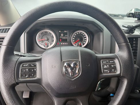 Used 2017 RAM 1500 Express AWD/4WD image 9