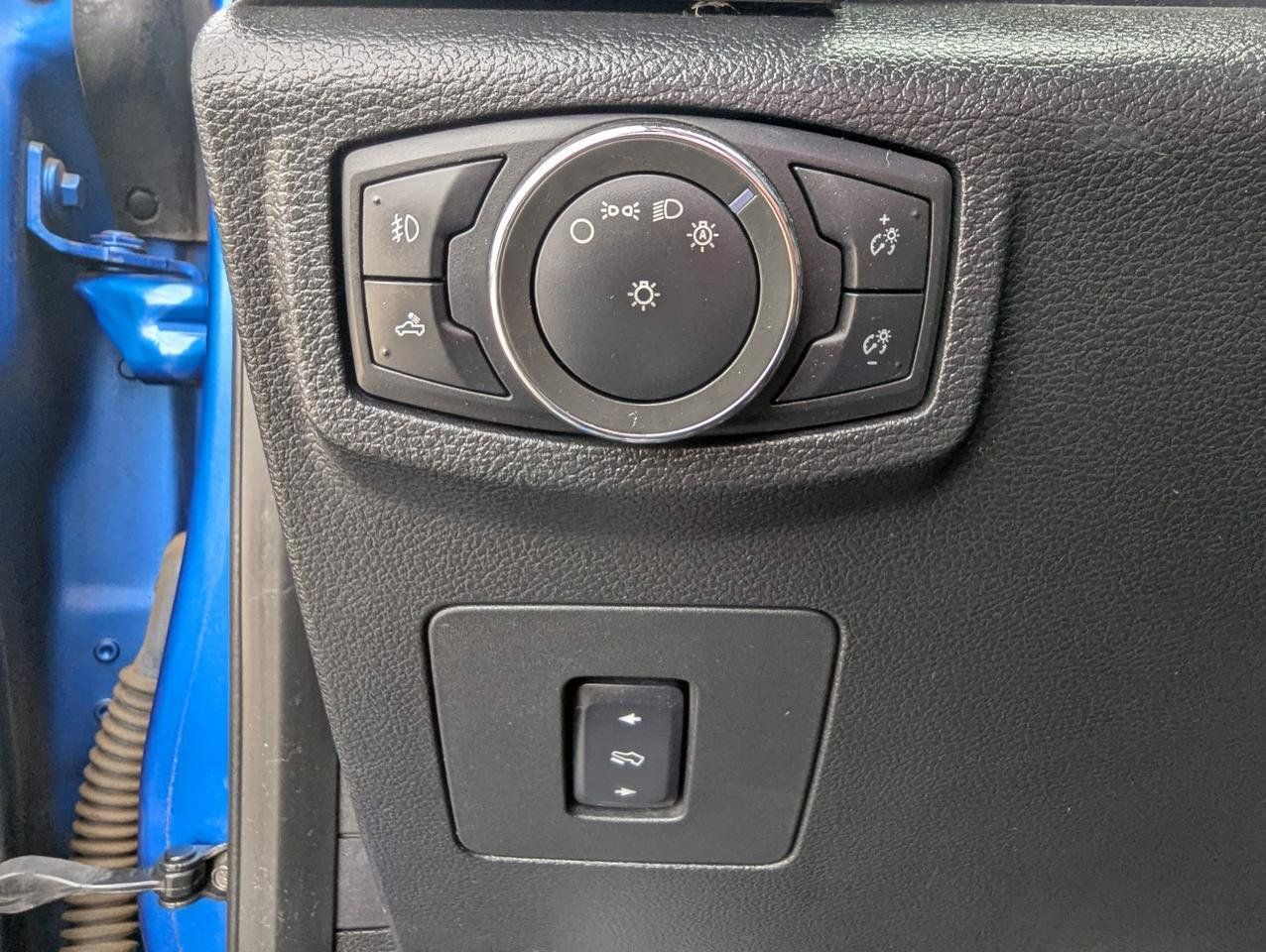 Used 2016 Ford F150 XLT w/ Equipment Group 302A Luxury AWD/4WD image 19