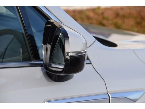 Used 2024 Kia Sorento S w/ Panoramic Sunroof Package image 29