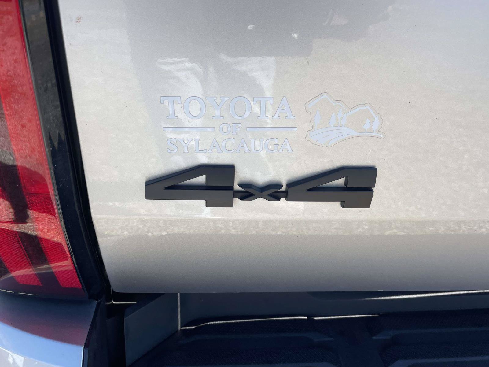Used 2024 Toyota Tundra SR AWD/4WD image 8